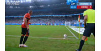 蓉城2-0领先新鹏城！贺一然推射经杨一鸣折射入网，打入加盟首球-p1
